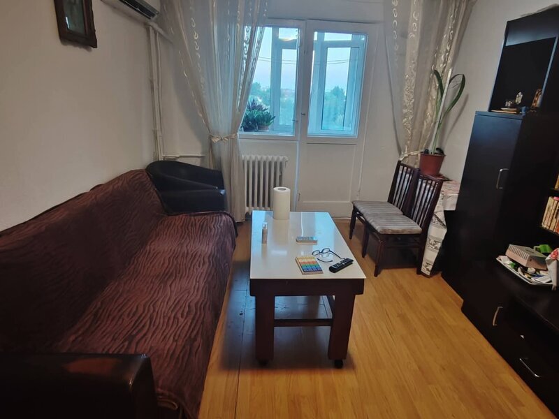 Berceni, Gradistea, bloc anvelopat